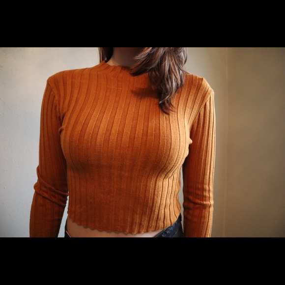 Vintage looking golden sweater crop - Picture 3 of 6